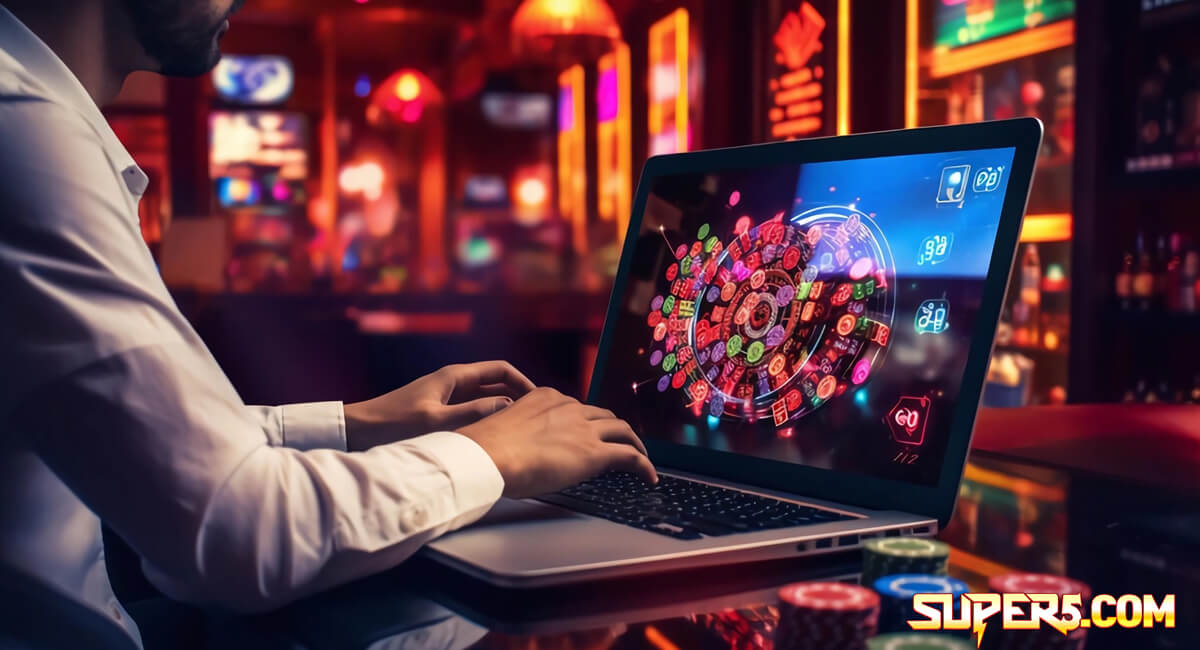 Pria bermain di situs judi slot online terpercaya